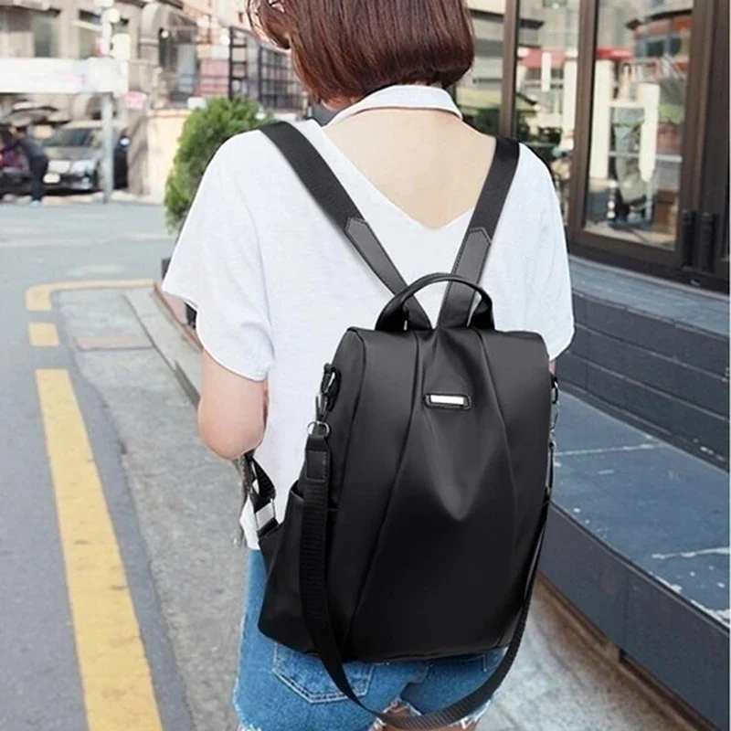 Damenrucksack mit Reißverschluss im schlichten Design - Image 2