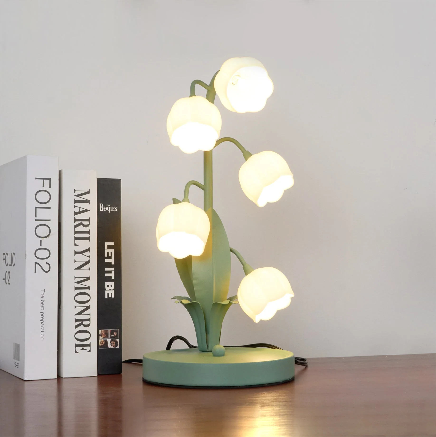 OrchiLume – Tischleuchte mit dekorativem Orchideenmuster - Image 3