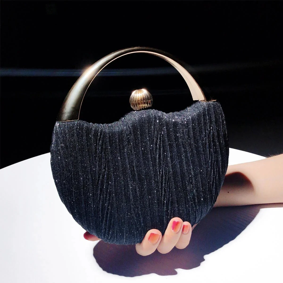 Valeria Clutch Tasche mit Reißverschluss und Handgelenkriemen - Image 7